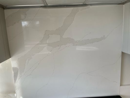 Click Here To Enlarge This Photo Of Tuscan Calacatta Gold Quartz 30mm