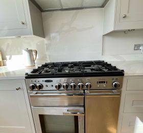 Quartz Splashback: Click Here To View Larger Image